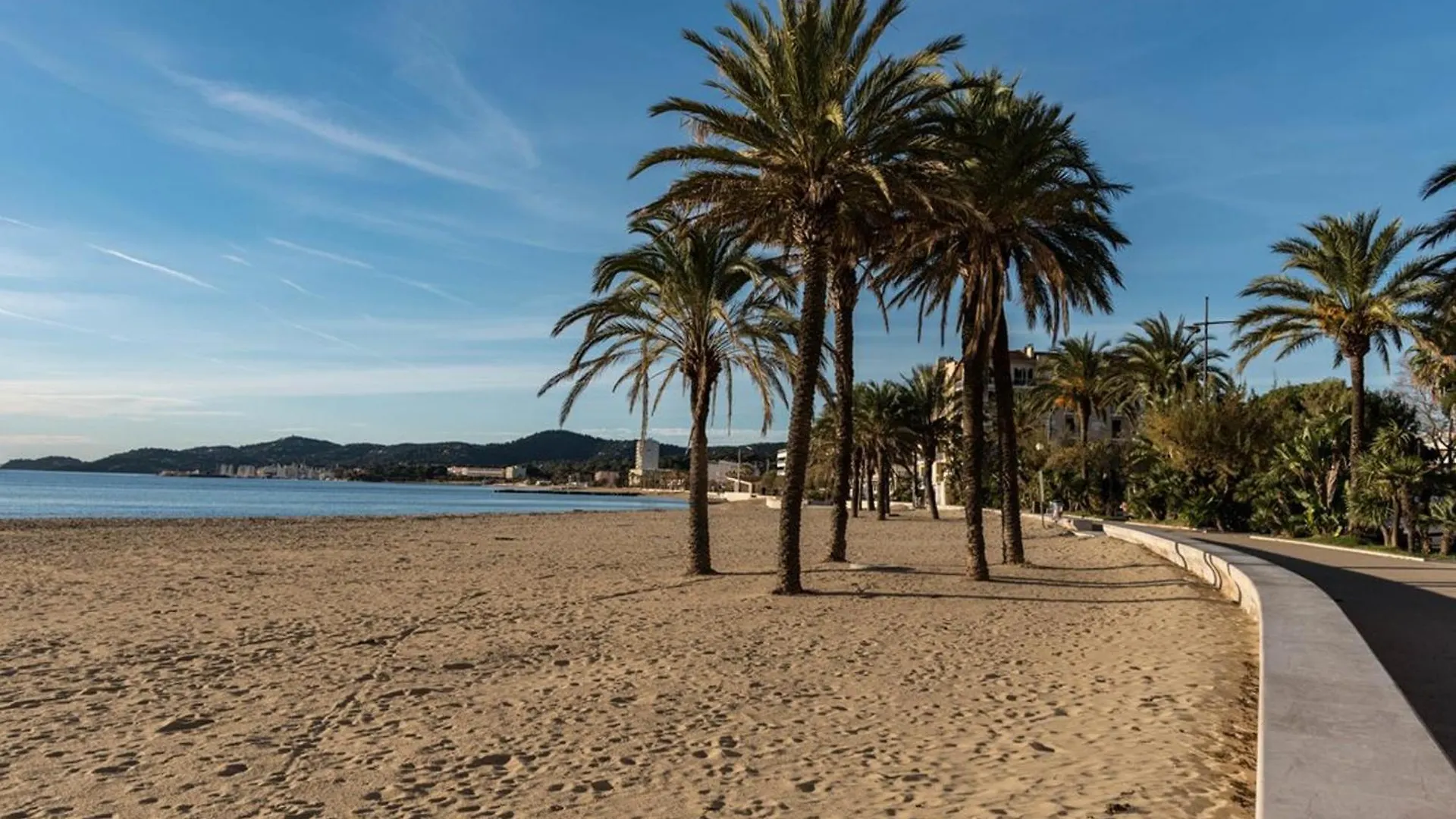 Studio Face Mer Avec Terrasse - 2 Pers, Parking, Plage Et Centre Ville A Pied - Fr-1-803-67 Le Lavandou France