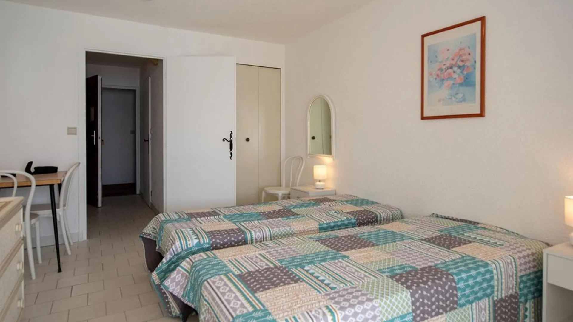 Studio Face Mer Avec Terrasse - 2 Pers, Parking, Plage Et Centre Ville A Pied - Fr-1-803-67 Le Lavandou 0*,  France